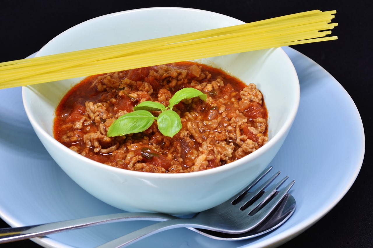 荠菜煮鸡蛋，养生宝典中的绿色美味搭档——全方位解读其功效与健康益处