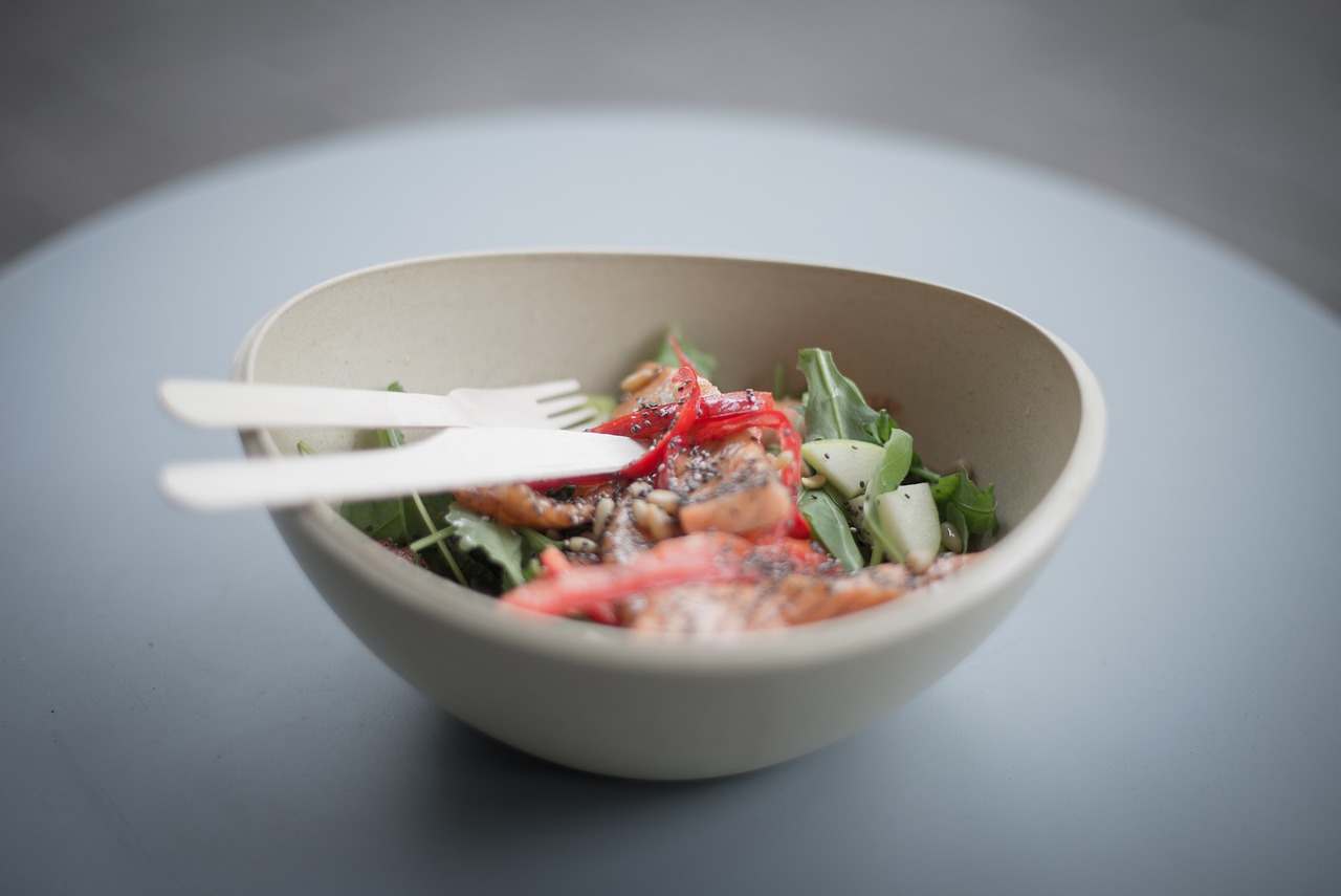 全面升级的养生餐食谱大全，营养与美味并存的健康餐桌指南