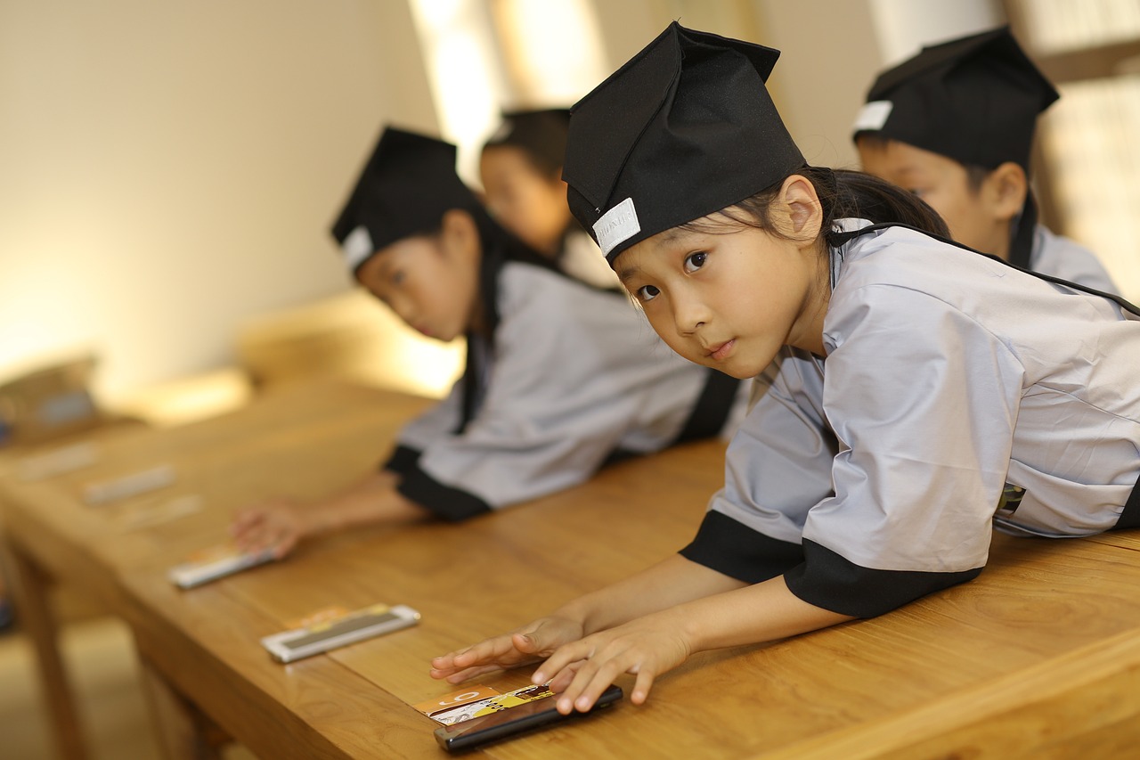 国学养生，浸润传统文化的身心健康之旅——探讨国学课程的收费合理性与价值
