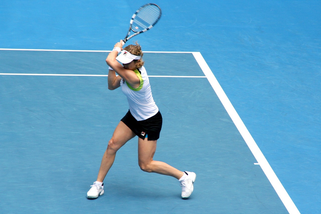 郑钦文拿下WTA500东京站首胜，中国姑娘绽放东京赛场