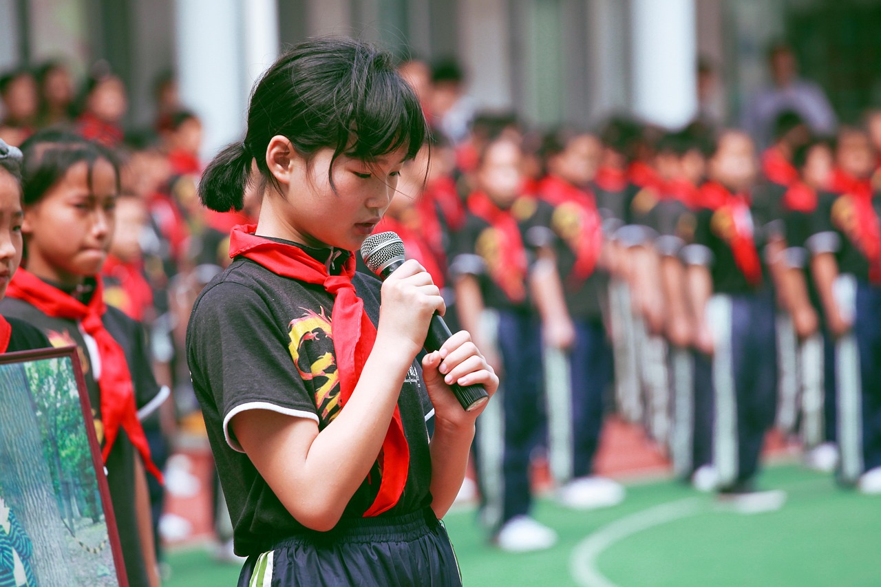 老师当众连续掌掴学生，事件反思与教育改进